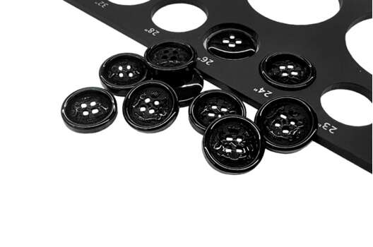 Пуговица пластик A051, 4 прокола, черная, 15 мм