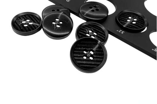 Пуговица пластик CN2576, 4 прокола, черная, 20 мм