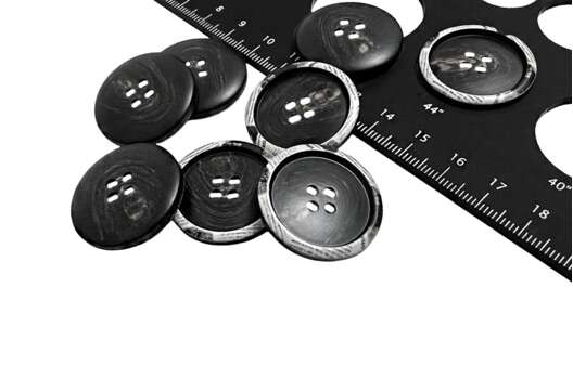 Пуговица пластик CN2819, 4 прокола, черная, 28 мм