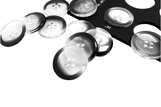 Пуговица пластик CN2813, 4 прокола, прозрачная с черным, 23 мм