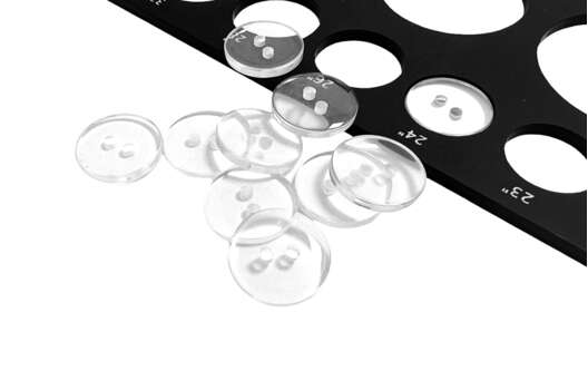 Пуговица пластиковая CXK-22, 2 прокола, прозрачная, 15 мм