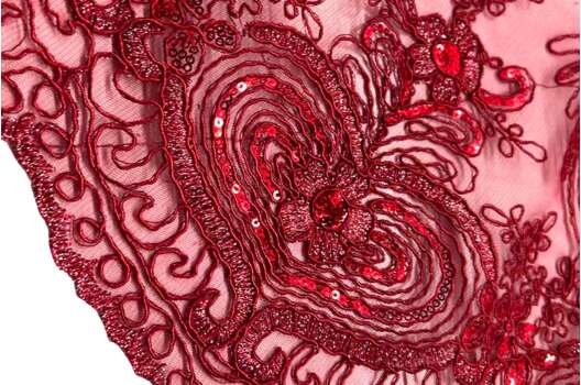 Шикарный гипюр с пайеткам, Цветочный рисунок темно-красный