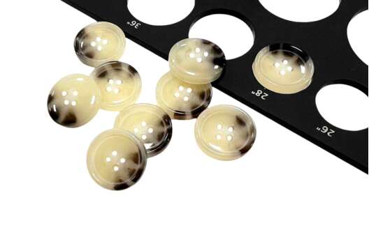 Пуговица пластиковая J1841, 4 прокола, молоко, 18 мм