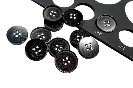 Пуговица пластиковая CN2820, 4 прокола, черная, 15 мм