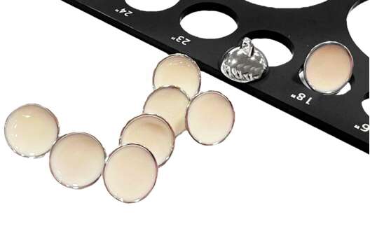 Пуговица металлическая на ножке RBD-049, белая с серебром, 11.5 мм