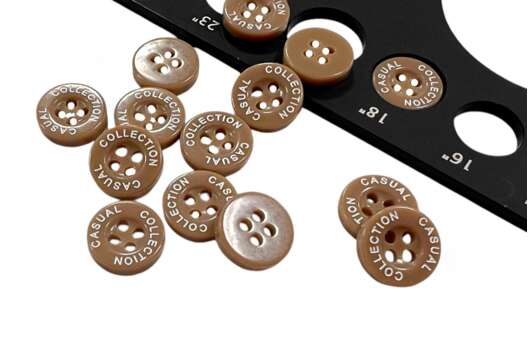 Пуговица пластиковая CBM-58, 4 прокола, бежевая, 11.5 мм