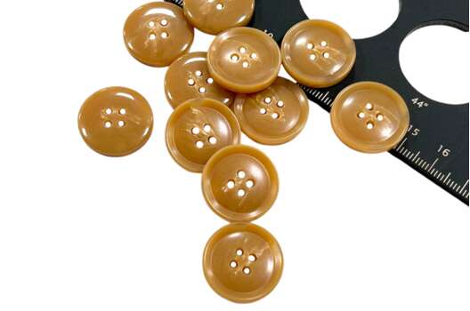 Пуговица пластик J1851, 4 прокола, бежевая, 21.6 мм