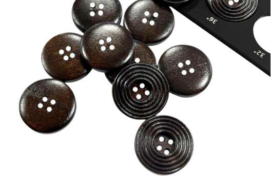 Пуговица деревянная R503, 4 прокола, темно-коричневая, 23 мм
