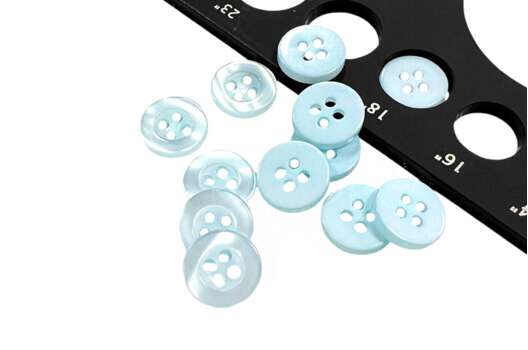 Пуговица пластик PS41, 4 прокола, светло-голубая, 11.5 мм