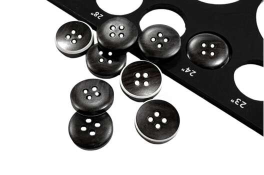 Пуговица пластик NE210, 4 прокола, черная, 15 мм