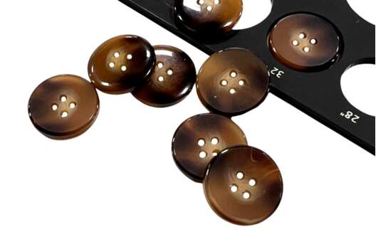 Пуговица пластиковая PS57, 4 прокола, коричневая, 20 мм