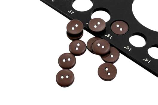 Пуговица пластиковая PS14, 2 прокола, темно-коричневая, 11.5 мм
