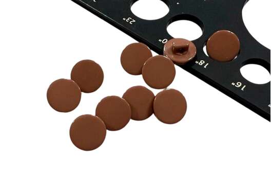 Пуговица пластиковая на ножке PS21, коричневая, 11.5 мм