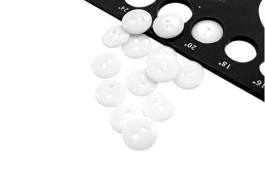 Пуговица пластиковая BT.16, 2 прокола, белая, 13 мм