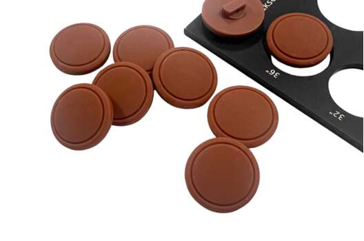 Пуговица пластик на ножке NE29, коричневая, 23 мм