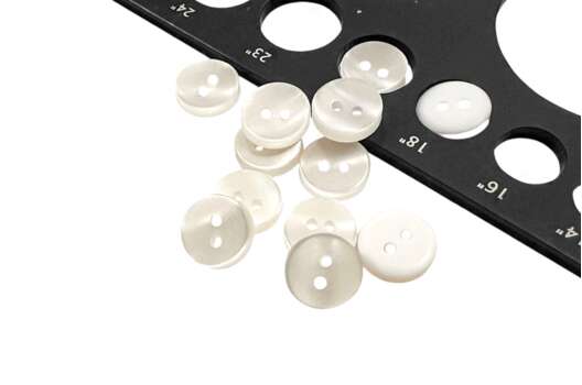 Пуговица пластик 44200, 2 прокола, молочная, 11 мм, Турция