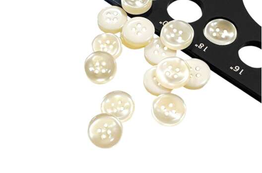 Пуговица пластиковая 44800 глянец, 4 прокола, молочная, 11 мм, Турция