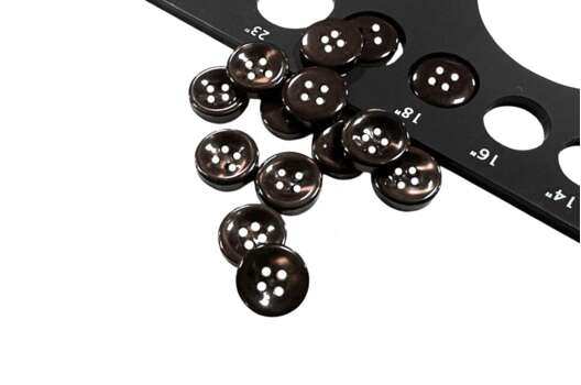 Пуговица пластиковая 44800 глянец, 4 прокола, темно-коричневая, 11 мм, Турция