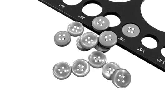 Пуговица пластиковая 44800 матовая, 4 прокола, светло-серая, 11 мм, Турция