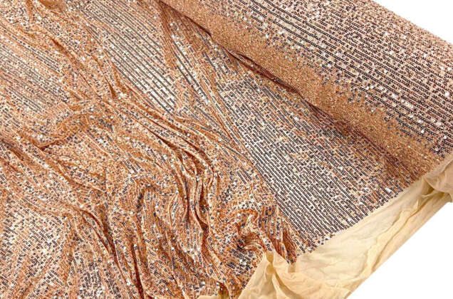 Пайетки на сетке-полосы 2 мм, золотистый персик, 135 см