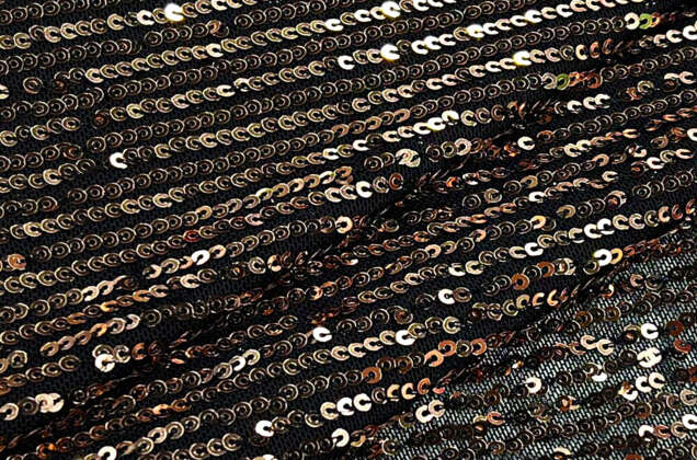 Пайетки на сетке-полосы 2 мм, золото на черном, 135 см