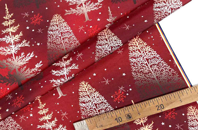 Габардин простой с рисунком, Зимний лес на темно-красном 2