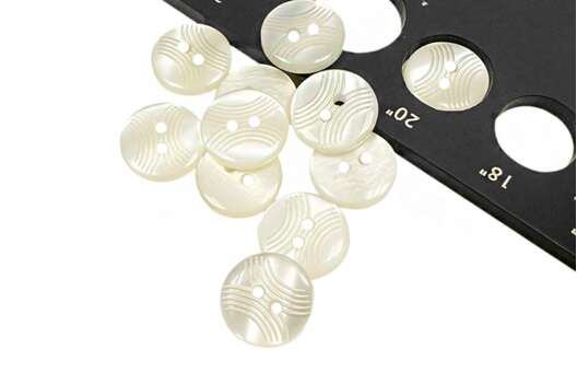 Пуговица пластик CBS-122, 2 прокола, молочная, 12.5 мм