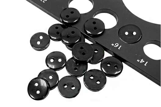 Пуговица пластик CXK-22, 2 прокола, глянцевая черная, 10 мм