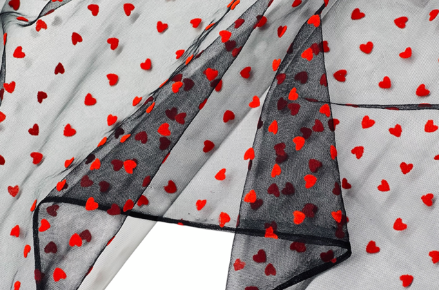 Сетка черная с красными сердечками 7