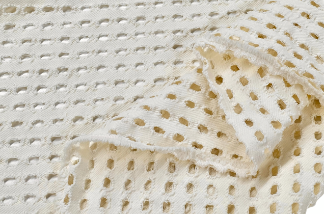 Джинс перфорированный, сливочный 1