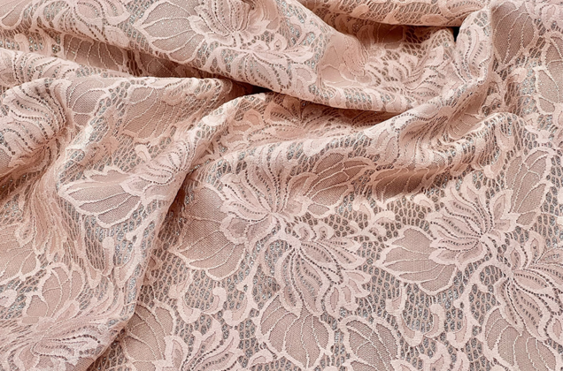 Кружево на атласе, пудровое 2