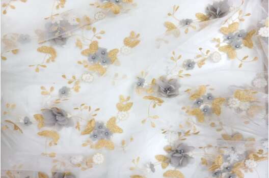 Сетка вышитая с бусинами, Объемные цветы на молочном фоне