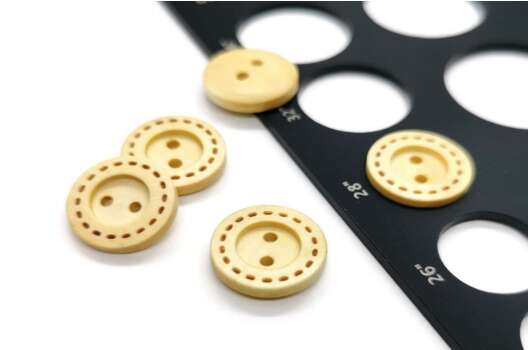 Пуговица деревянная со штрихом 2 прокола, 18 мм, Д-03