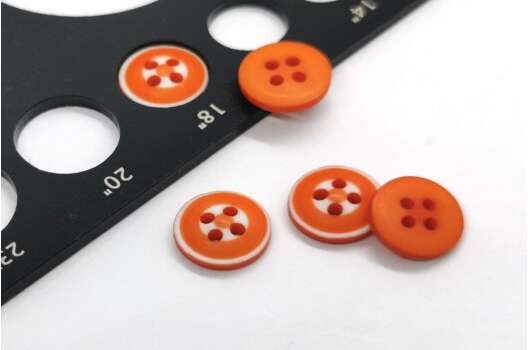 Пуговица пластиковая на четыре прокола, 11.5 мм, П-45