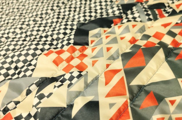 Курточная на синтепоне, абстракция из треугольников 3