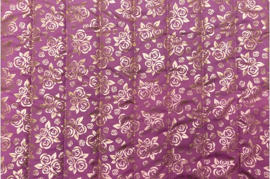 Курточная ткань на синтепоне, золотые розочки на лиловом