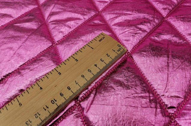 Курточная ткань на синтепоне, розовые ромбы 2