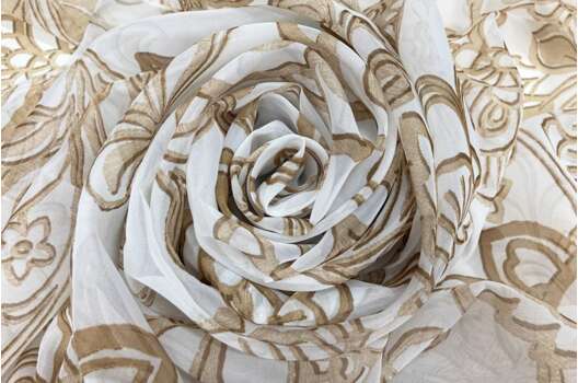 Вуаль, Светло-коричневые цветы